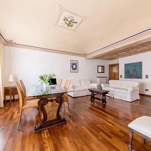 http://royal-domus-perugia-via-mazzini.hotels-perugia.com